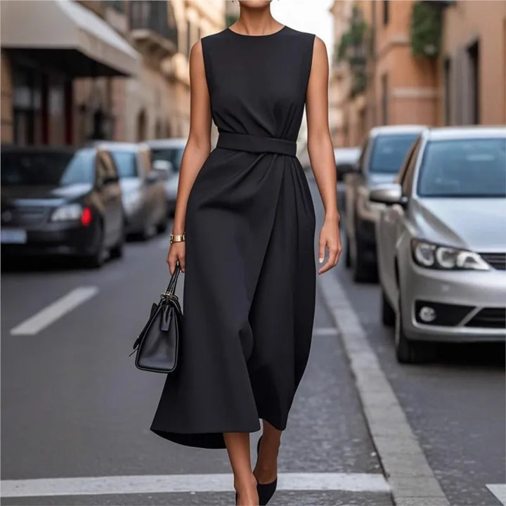Amelia Ryve | Elegant Round Neck Dress